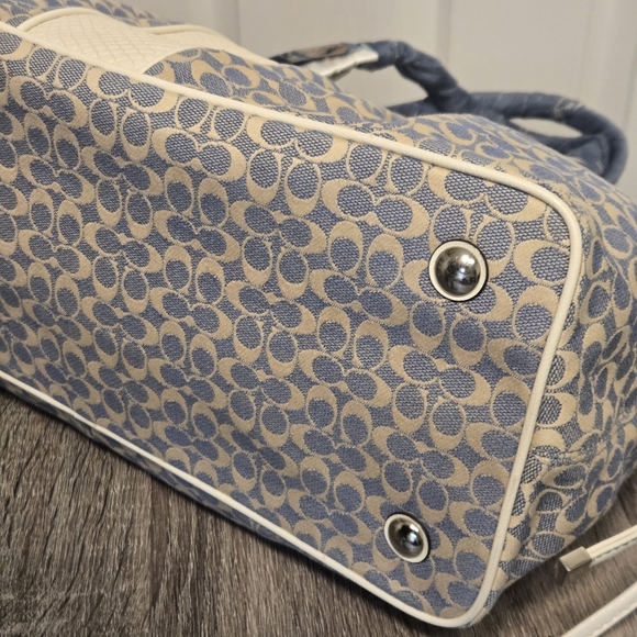 Coach Purse Signature pattern and denim color - Picture 9 of 14